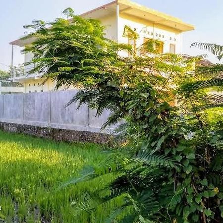 Rumah Singgah Peziarah Ganjuran Bantul Bagian luar foto