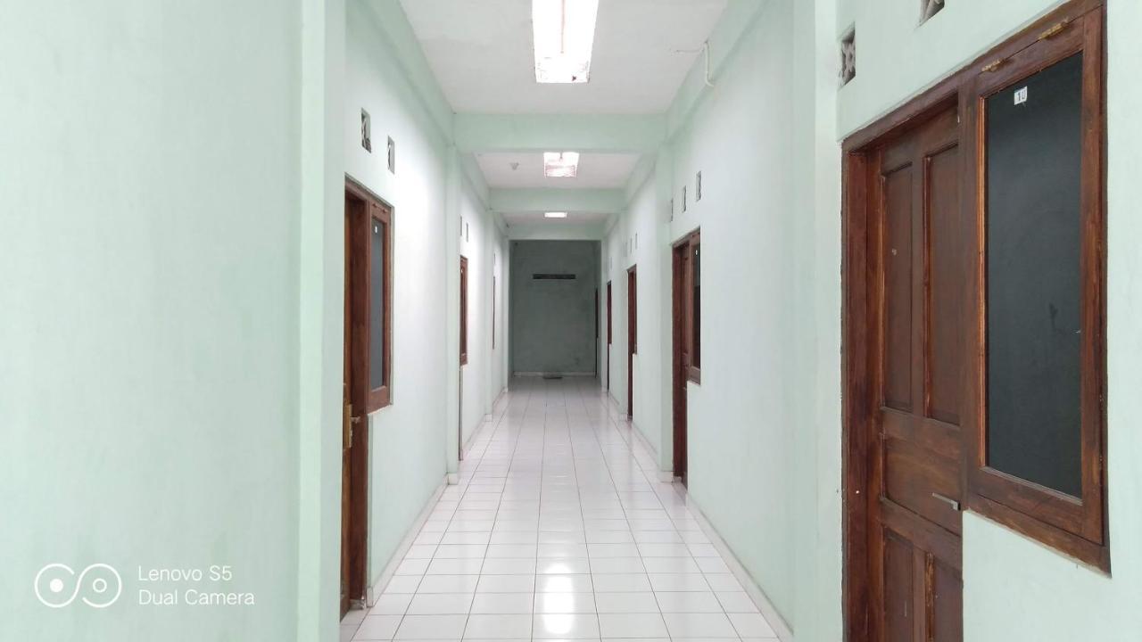Rumah Singgah Peziarah Ganjuran Bantul Bagian luar foto