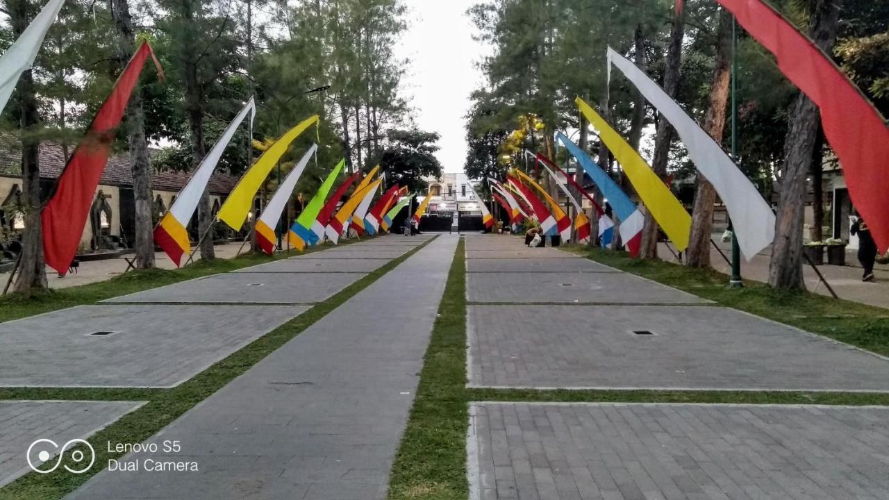 Rumah Singgah Peziarah Ganjuran Bantul Bagian luar foto