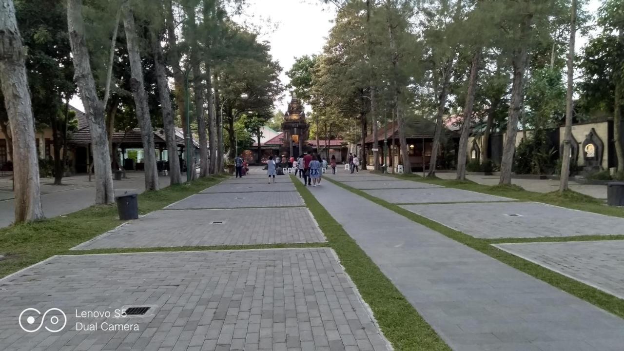 Rumah Singgah Peziarah Ganjuran Bantul Bagian luar foto