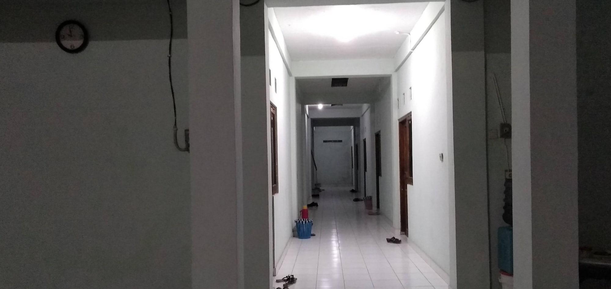 Rumah Singgah Peziarah Ganjuran Bantul Bagian luar foto